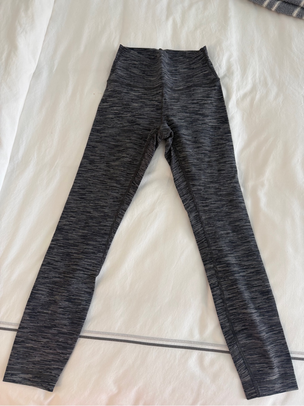 Lululemon Heathered Charcoal Active Leggings Size 4